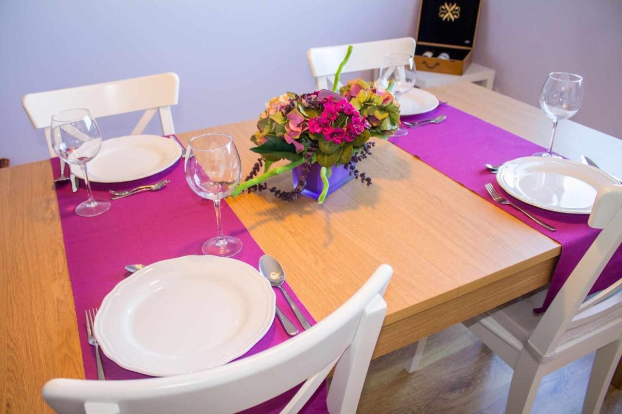 Violet House Your Place To